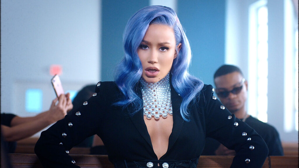 Iggy Azalea – Sally Walker [iTunes Plus M4V – FULL HD]