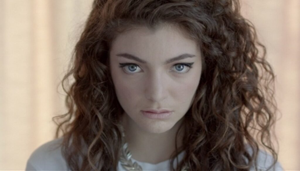 Lorde – Royals [iTunes Plus M4V – FULL HD]