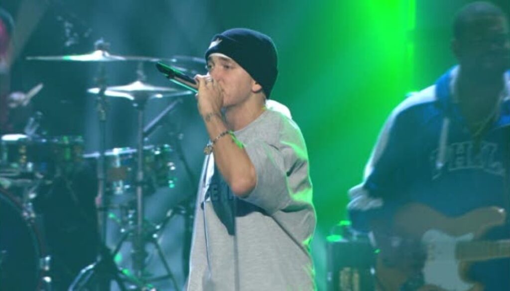 Eminem and The Roots – Lose Yourself (Live At The Grammys / 2003) [iTunes Plus AAC M4V – Full HD]