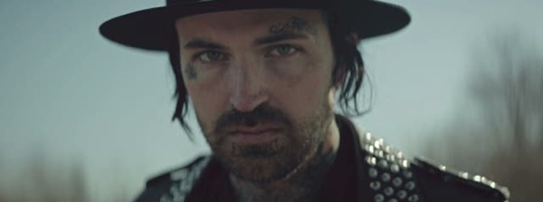 Yelawolf – Best Friend (feat. Eminem) [iTunes Plus M4V – Full HD]