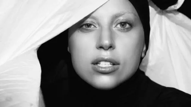Lady Gaga – Applause [iTunes Plus AAC M4V – Full HD]